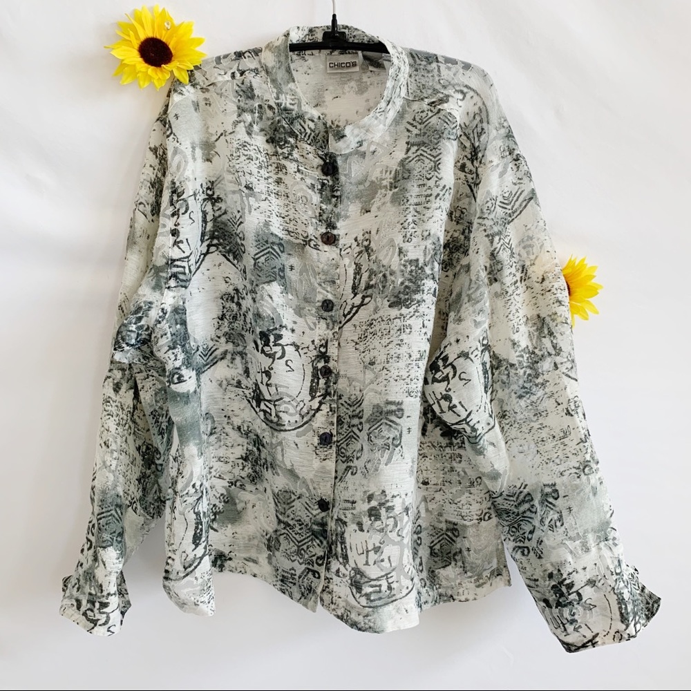 Chicos Top Sz 3 Gray And White Button Down Shirt.